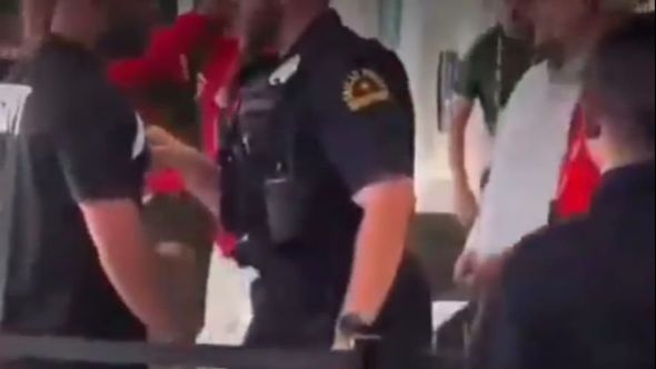 Video / Incident u Dalasu: Američki policajci se nasrnuli na igrače Egipta