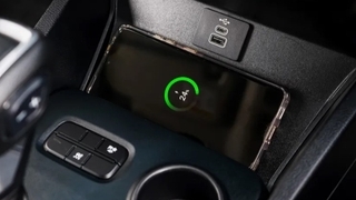 Ovo uništava vaš telefon: Zašto biste odmah trebali prestati sa bežičnim punjenjem u autu?