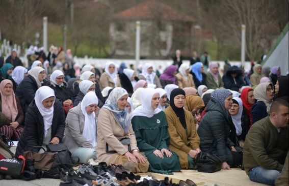 Obilježen Dan šehida u Memorijalnom centru Srebrenica, okupilo se viiše od 2.000 ljudi