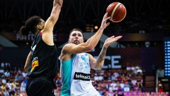 Tripl-dabl Dončića za prvu pobjedu Slovenije na Eurobasketu
