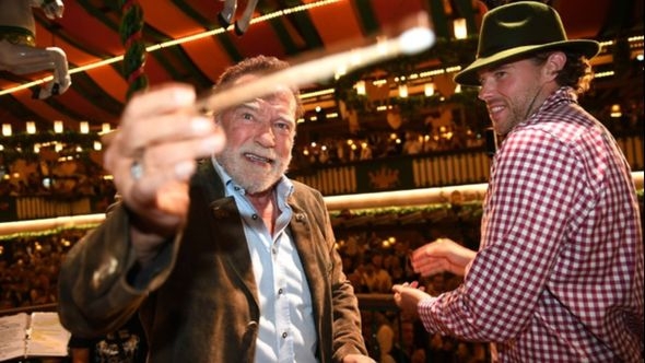 Švarceneger preuzeo dirigentsku palicu na Oktoberfestu