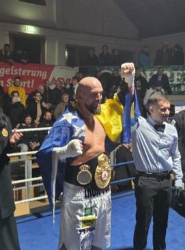 Iron Puki srušio opasnog nokautera Karimova i osvojio WBA titulu prvaka Evrope