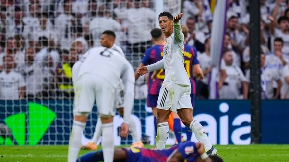 Poništen i odbranjen penal, tri poništena gola, ali svejedno pobjeda Real Madrida protiv Barcelone: Na kraju crveni karton i haos, umiješala se i policija