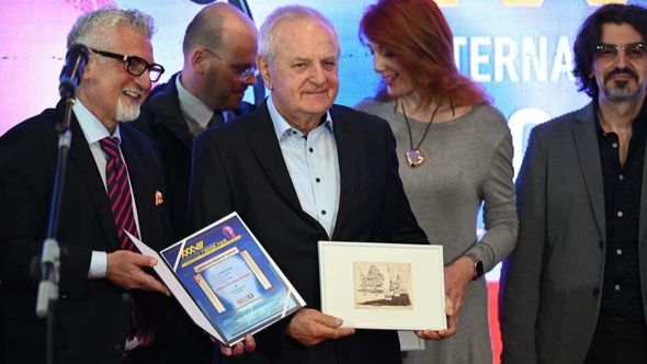 Sarajevski sajam knjiga svečano zatvoren dodjelom nagrada: Priznanje za Knjigu godine dobio "Mali roman u tišini" Sezmedina Mehmedinovića