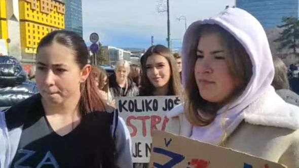 Učenice Građevinske škole na protestima: "Iz dana u dan gubimo narod"