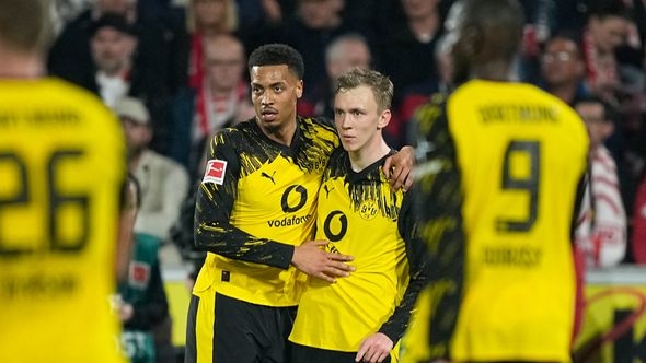 Dortmund preživio šok i s dva penala srušio HSV: 3:2 u ludoj završnici