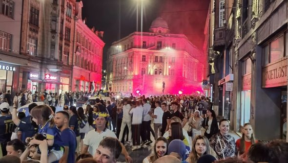 Sarajevo na nogama: Pjesma, baklje i kolone automobila nakon pobjede Zmajeva