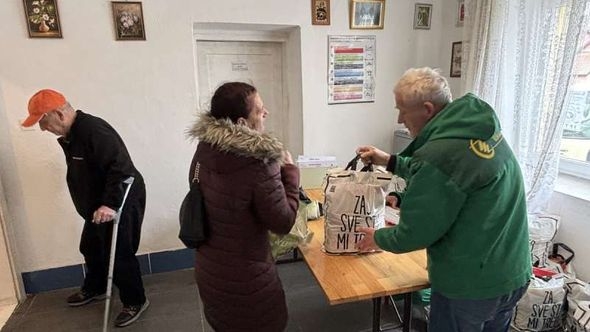 Merhamet u Bihaću podijelio 400 paketa pomoći socijalno ugroženom stanovništvu