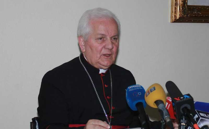 Biskup Komarica: Kazali su mi da moram otići iz Banje Luke, kažnjavaju me jer sam ostao