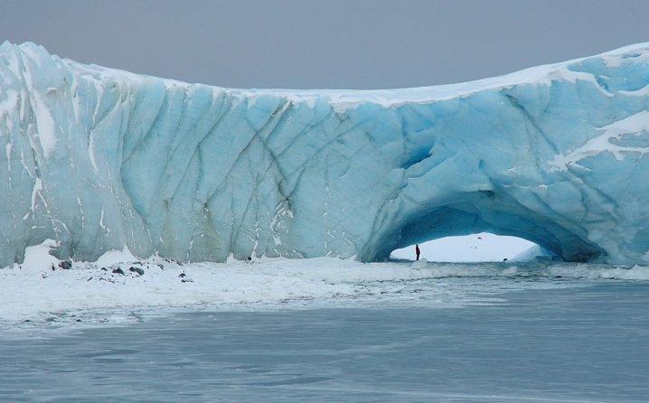 Ujedinjeni Arapski Emirati odnose ledenjake s Antarktike kako bi osigurali pitku vodu