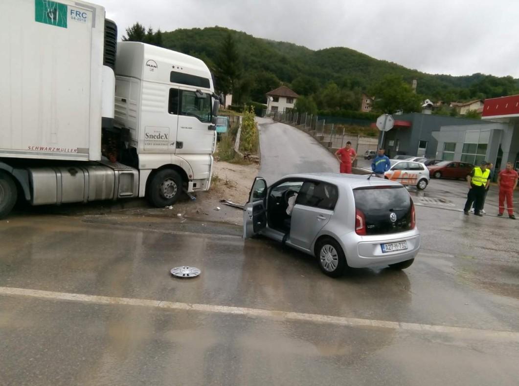Saobraćajna nesreća u Semizovcu, saobraćaj se odvija otežano