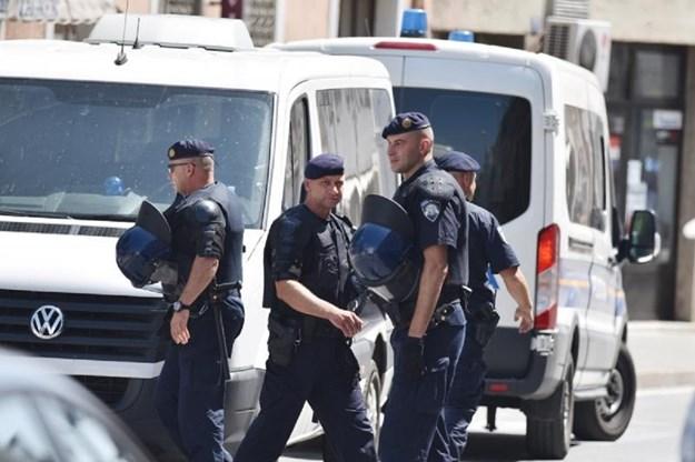 Incidenti u Kninu: Vikali "Za dom spremni", pa ih policija strpala u maricu