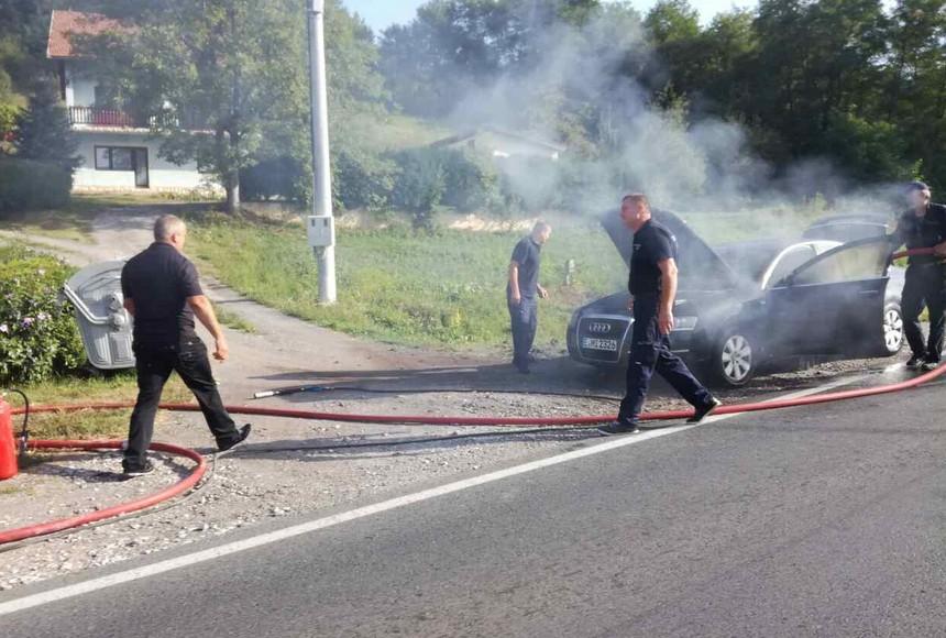 Žepče: Automobil se zapalio na putu M-17