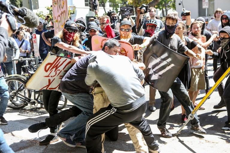California: Nasilje na desničarskom mitingu, uhapšeno 14 osoba