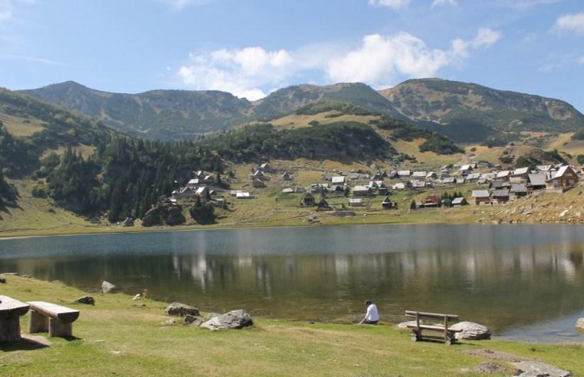 Prokoško jezero, prirodni dragulj na Vranici, već početkom jeseni ostaje pusto: I posljednji mještani napustit će svoje katune prije prvog mraza