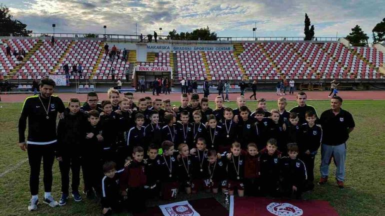 Uspješan nastup selekcija Škole fudbala "Asim Ferhatović Hase" na turnirima u Makarskoj i Tuzli