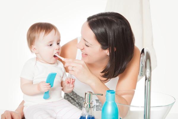Dijete ne bi trebalo gutati pastu za zube, evo i zašto