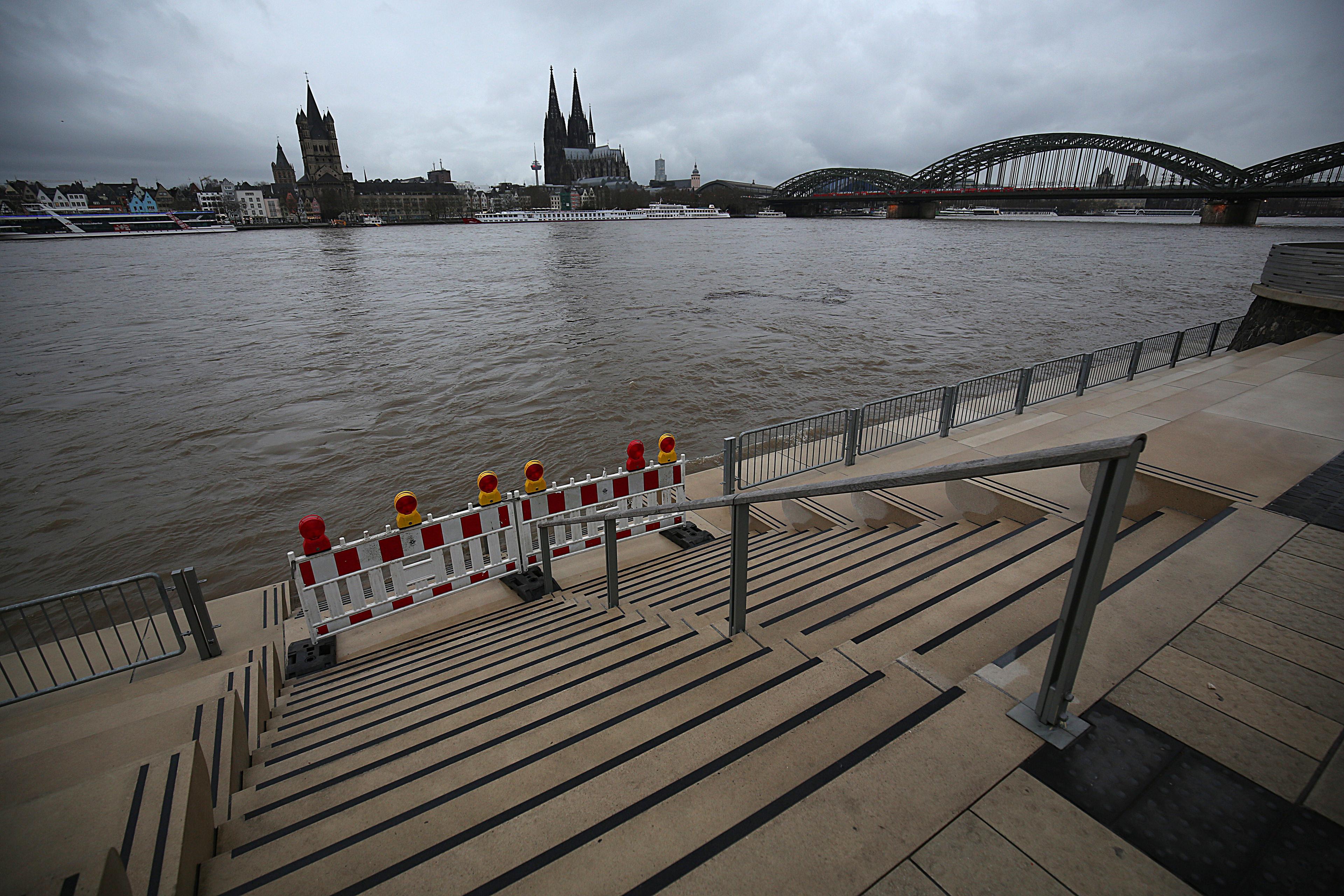 Poplave u Njemačkoj: Izlila se rijeka Rajna, obustavljen brodski saobraćaj