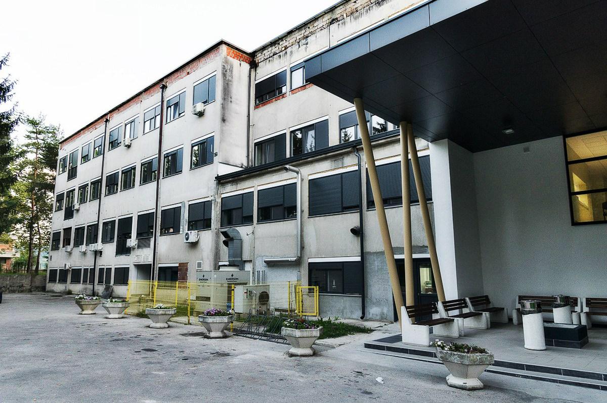 U ponedjeljak počinju operacije u Kantonalnoj bolnici u Bihaću: Nema anestetika, a Zavod kupuje auto od 50.000 KM