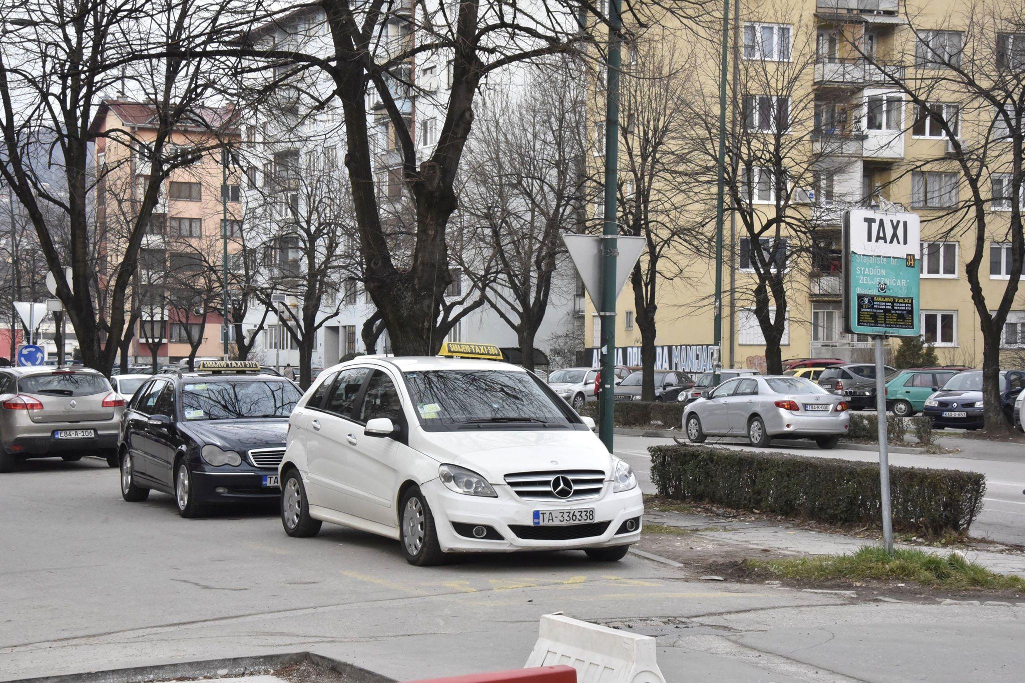 Šta sve mušterije zahtijevaju od vozača "Sarajevotaxija": Žene od taksista traže i da im uhode muževe