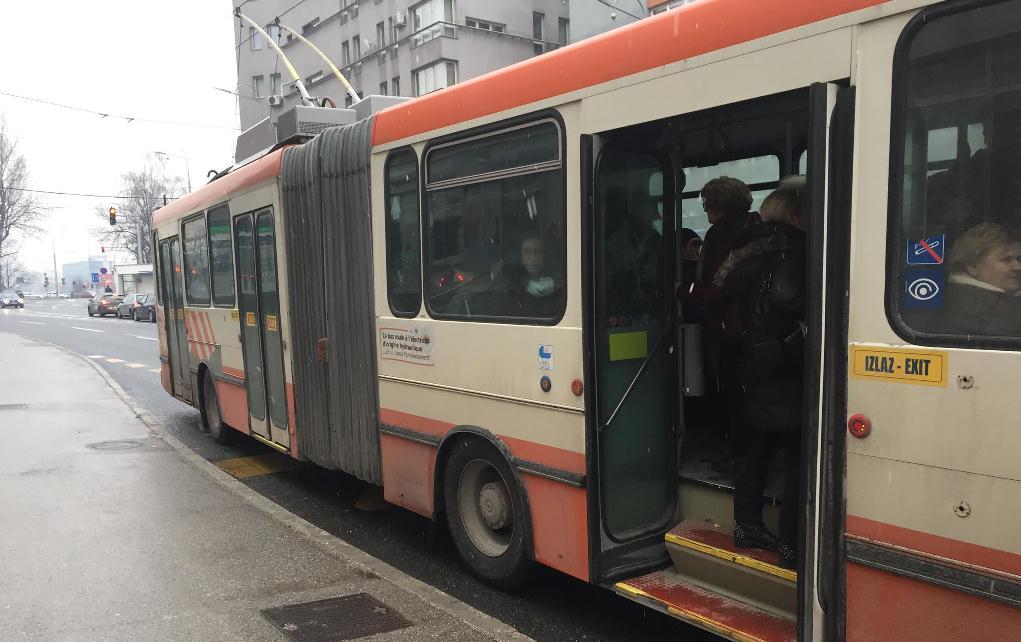 Osobe s invaliditetom vape za pomoć nadležnih: Opremite za nas po jedan tramvaj, trolejbus i minibus