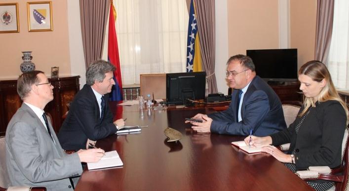 Ivanić razgovarao s britanskim ambasadorom Edvardom Fergusonom