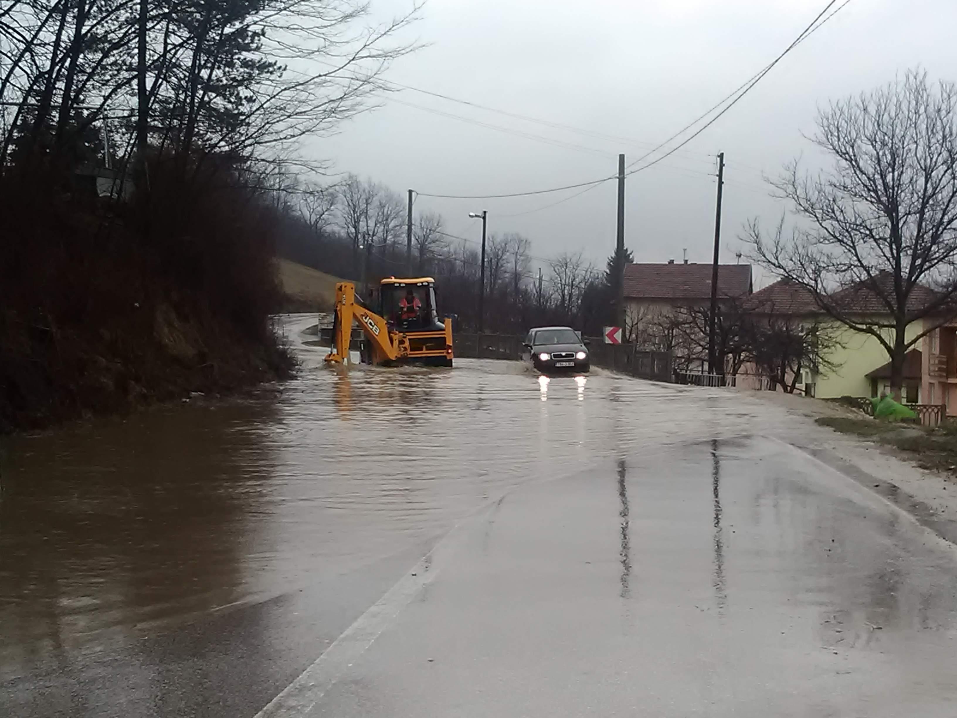 Poplave, klizišta i odroni širom zemlje: Najteža situacija na području općine Fojnica