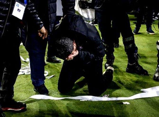 Drakonska kazna: Zbog rolne toalet-papira PAOK bi mogao ostati bez titule?!