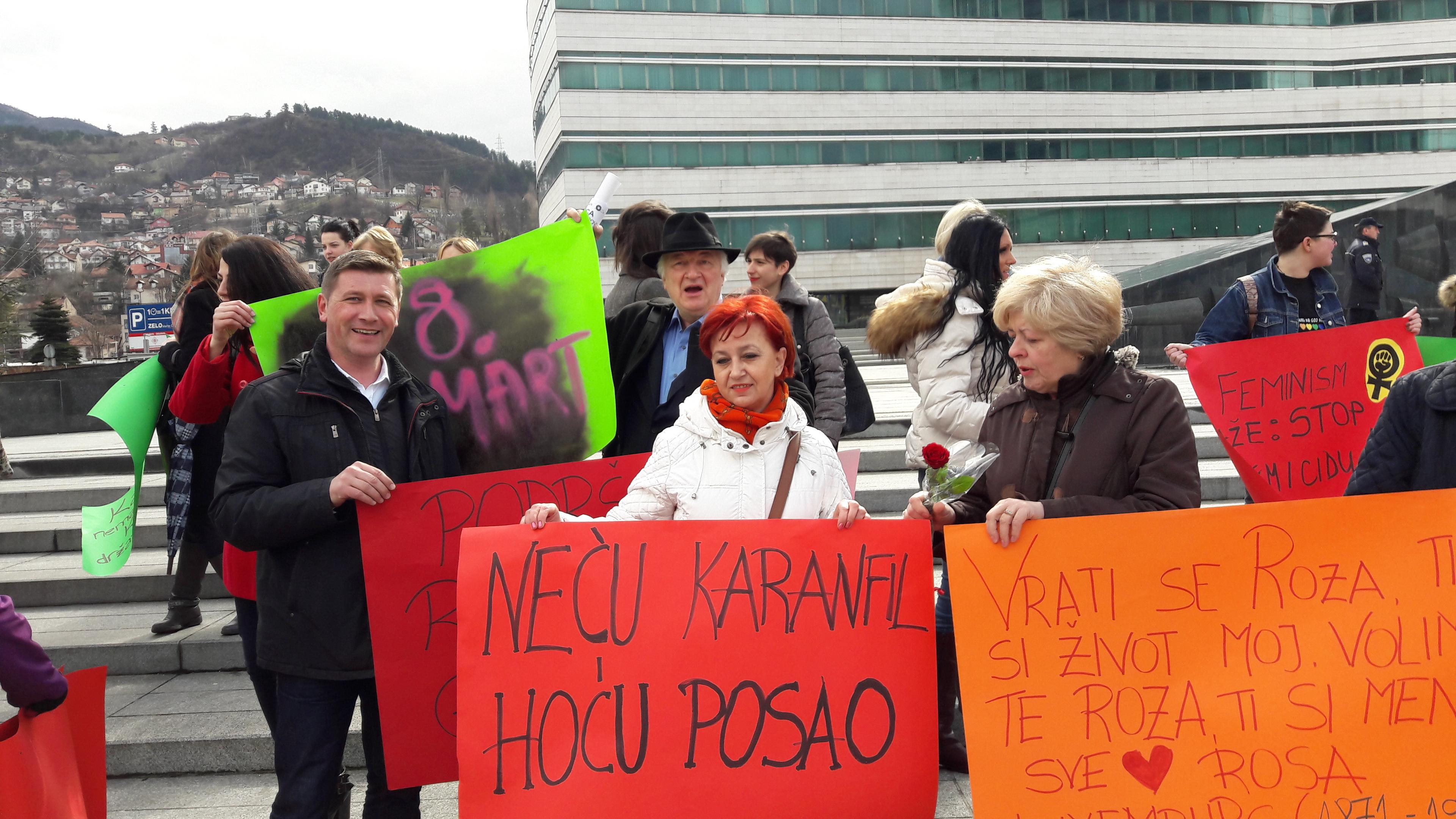 Osmomartovska šetnja u Sarajevu: Neću karanfil, hoću posao