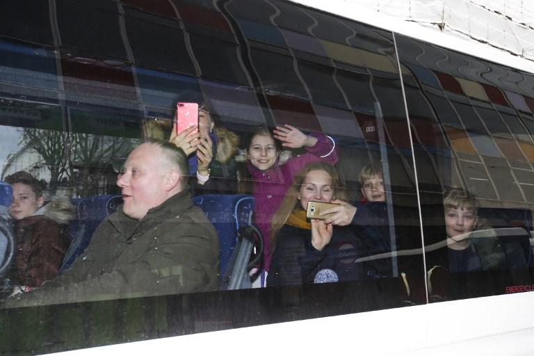 Tri autobusa s diplomatima Ruske ambasade u Londonu vraćaju se u Moskvu