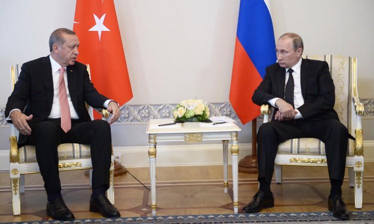 Erdoan poručio Putinu da se moraju spriječiti civilne žrtve u Siriji