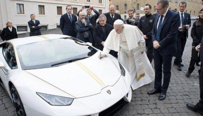 Papin Lamborghini prodat za 715.000 eura