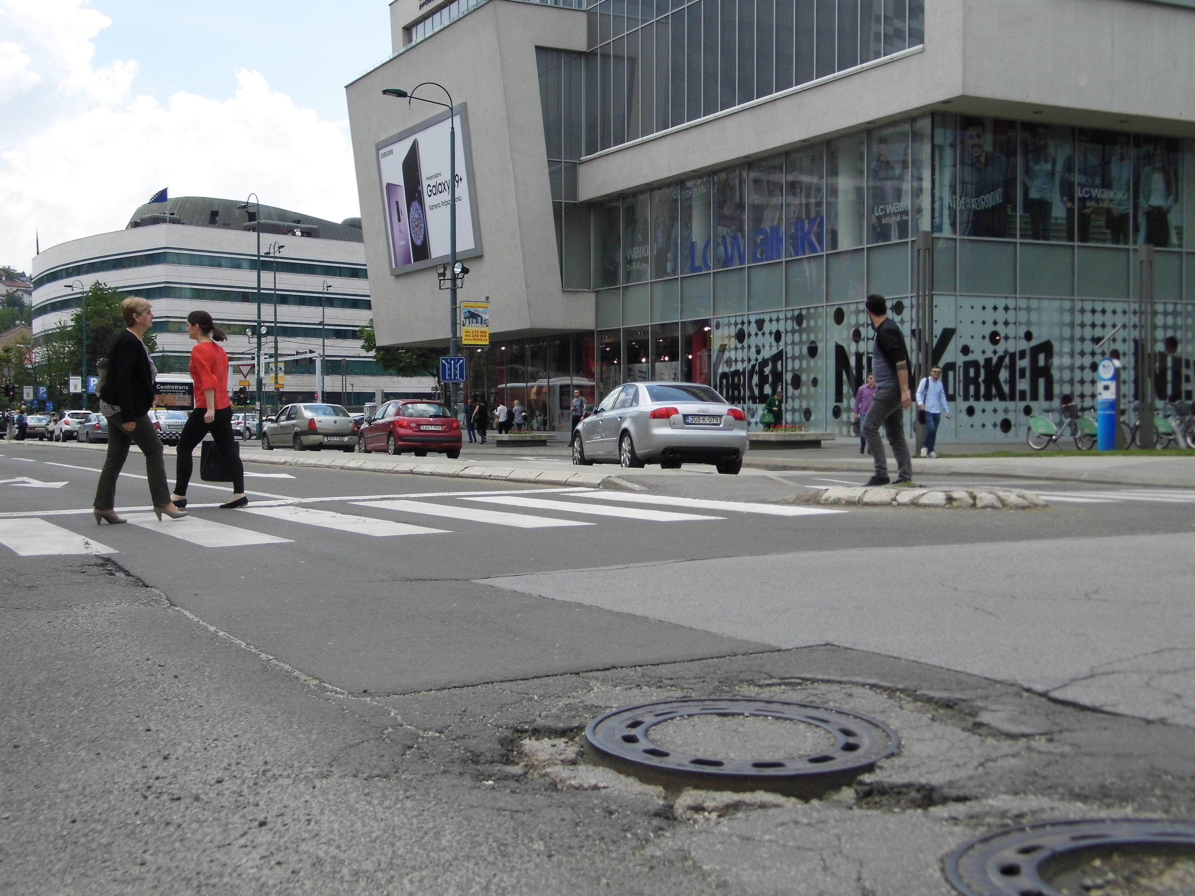 Sramota glavnog grada: Iako se milioni ulažu u sanacije, ulice su pune rupa