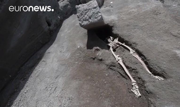 Otkriven kostur čovjeka poginulog u erupciji koja je uništila Pompeje