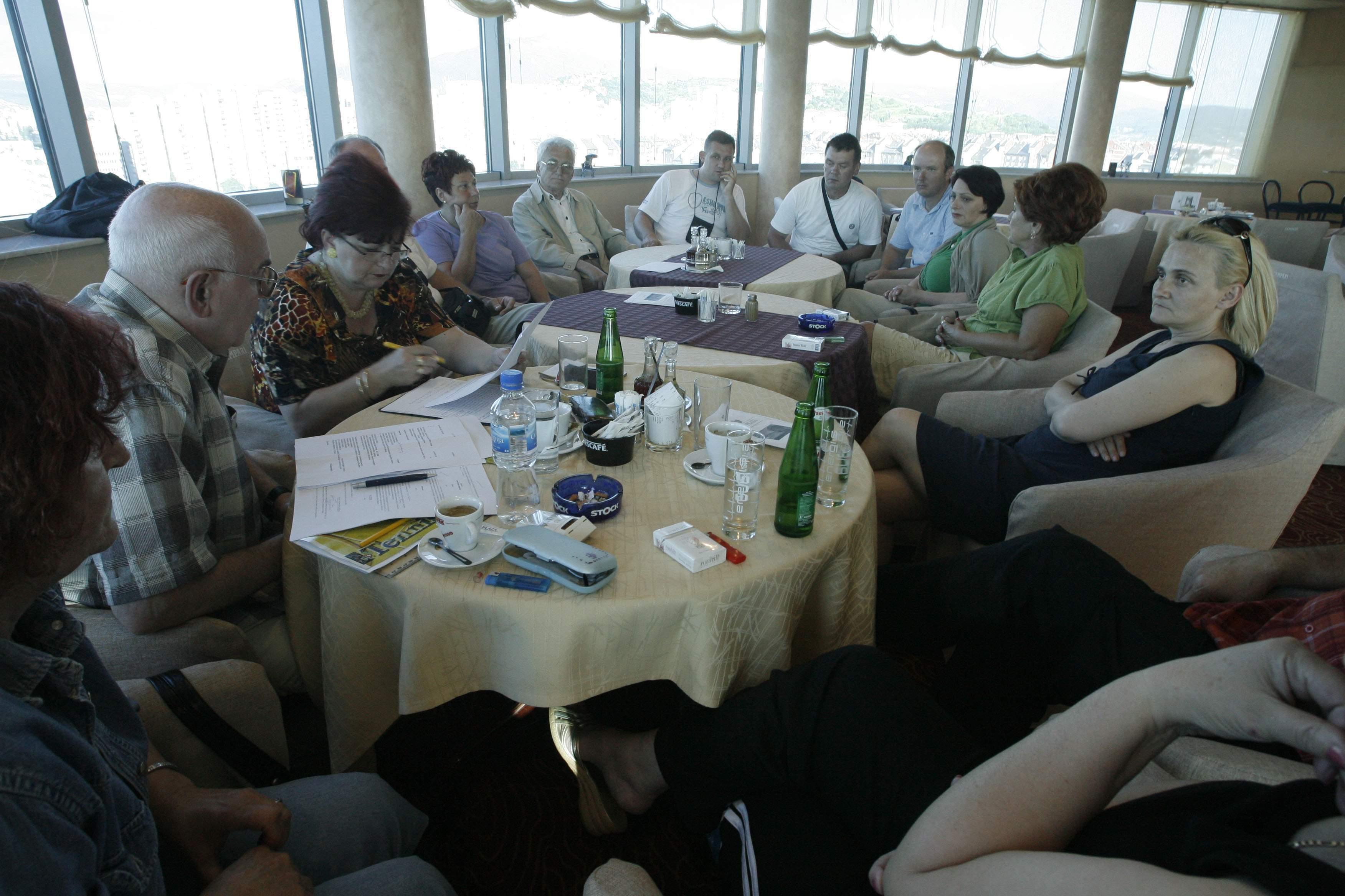 Članovi Udruženja “Spas” na osnivačkoj sjednici 2011. godine - Avaz