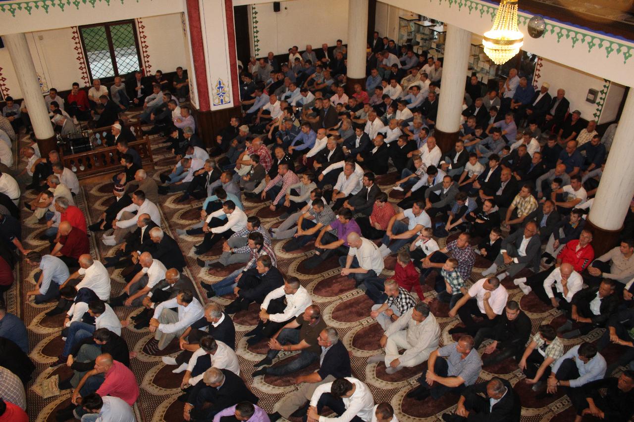 U džamiji Kajserija u Goraždu bajram-namaz klanjalo više od 1.500 ljudi