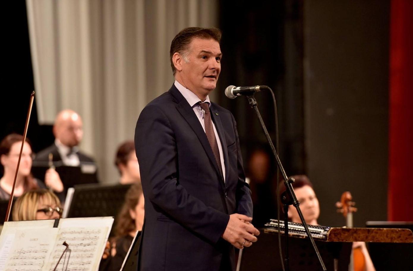 Zaslugom ministra Mirvada Kurića Sarajevska filharmonija održala bajramski koncert u Novom Pazaru