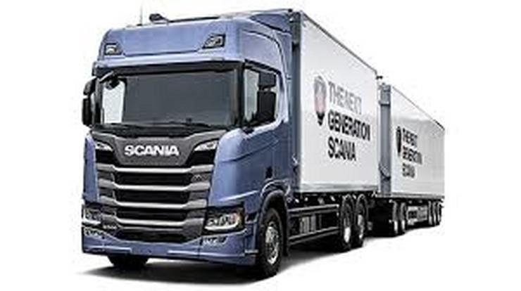 Kamioni stoje, niko neće da radi kao vozač ni za 64.361 eura