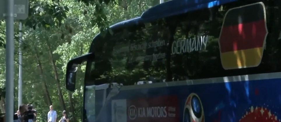 Njemački reprezentativci uradili baš ono što je stajalo u sloganu koji je bio ispisan na njihovom autobusu