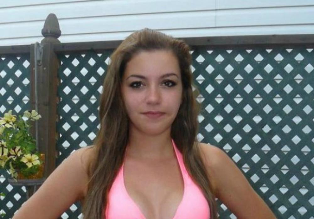 Djevojka se htjela pohvaliti "zmijskim" tijelom, pa postala hit na internetu