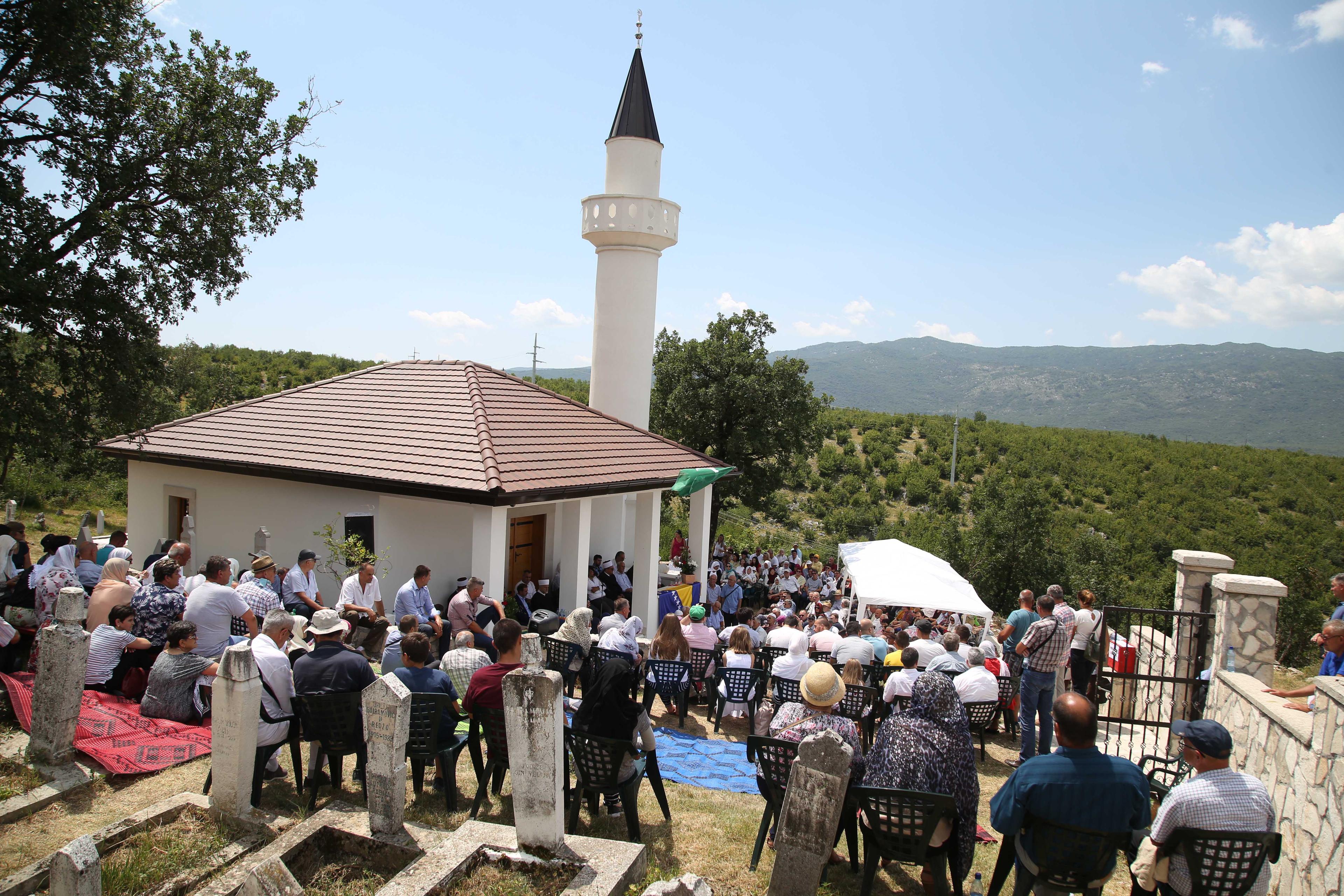 U Orahovicama pored Bileće svečano otvorena obnovljena Bajramovića džamija