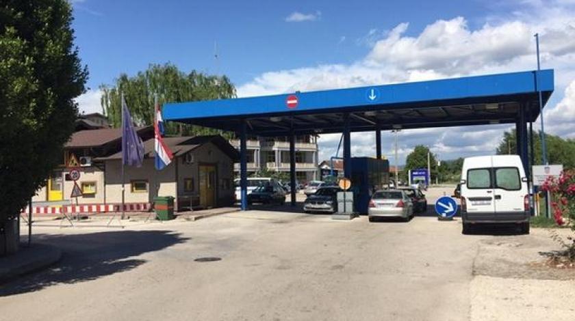 Velike gužve na granici BiH s Hrvatskom zbog pojačanog saobraćaja