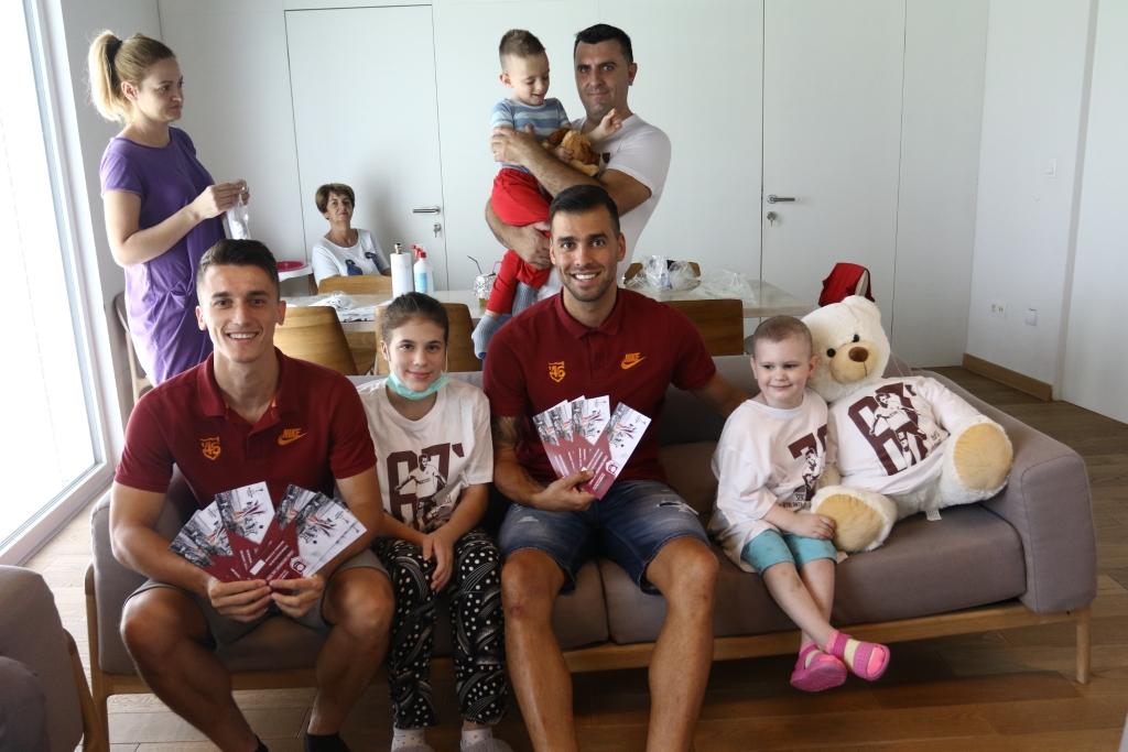 Igrači FK Sarajeva posjetili djecu oboljelu od raka