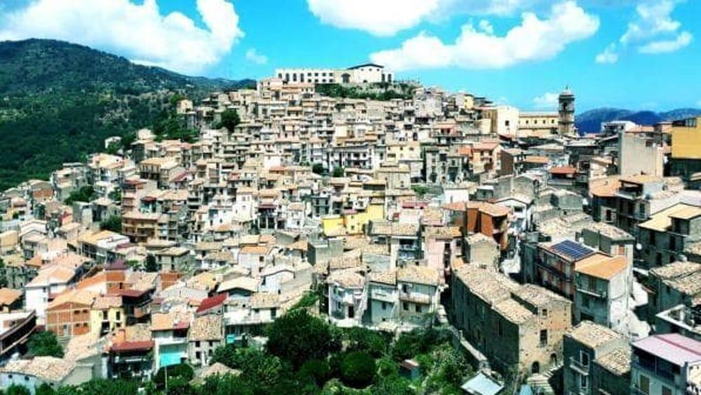 U italijanskom gradiću San Pjero Pati napuštene kuće prodaju za euro