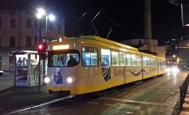 Drama kod Sebilja: Revizori putnicima nisu dozvolili da izađu iz tramvaja, migrantima prijetili policijom
