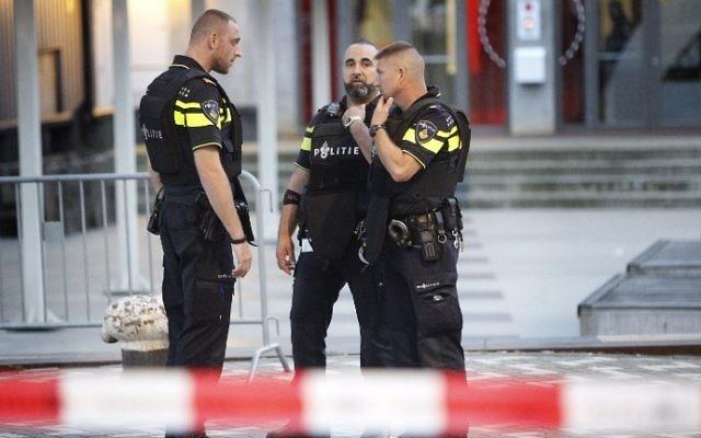 Incident u Holandiji: Nepoznati muškarac eksplozivnim napravama gađao turski konzulat