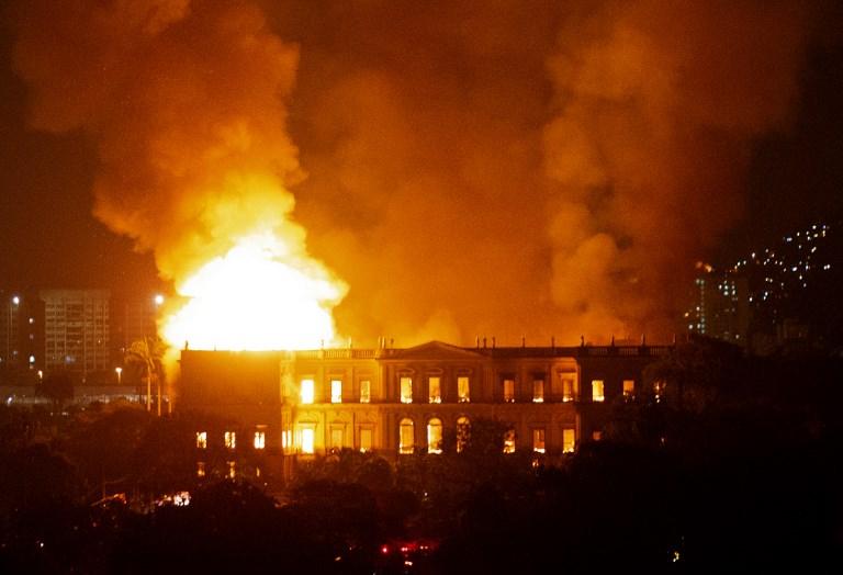 Veliki Požar u Rio de Žaneiru: Vatrena stihija progutala muzej star 200 godina