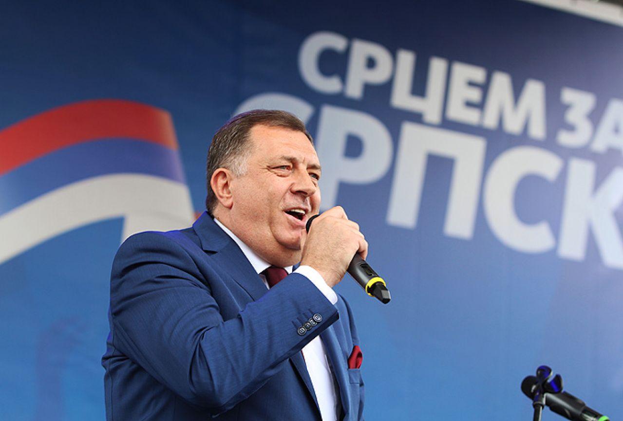 Dodik: Rado se prihvata mikrofona - Avaz