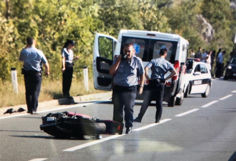 U teškoj nesreći kod Drežnice poginuo motociklista