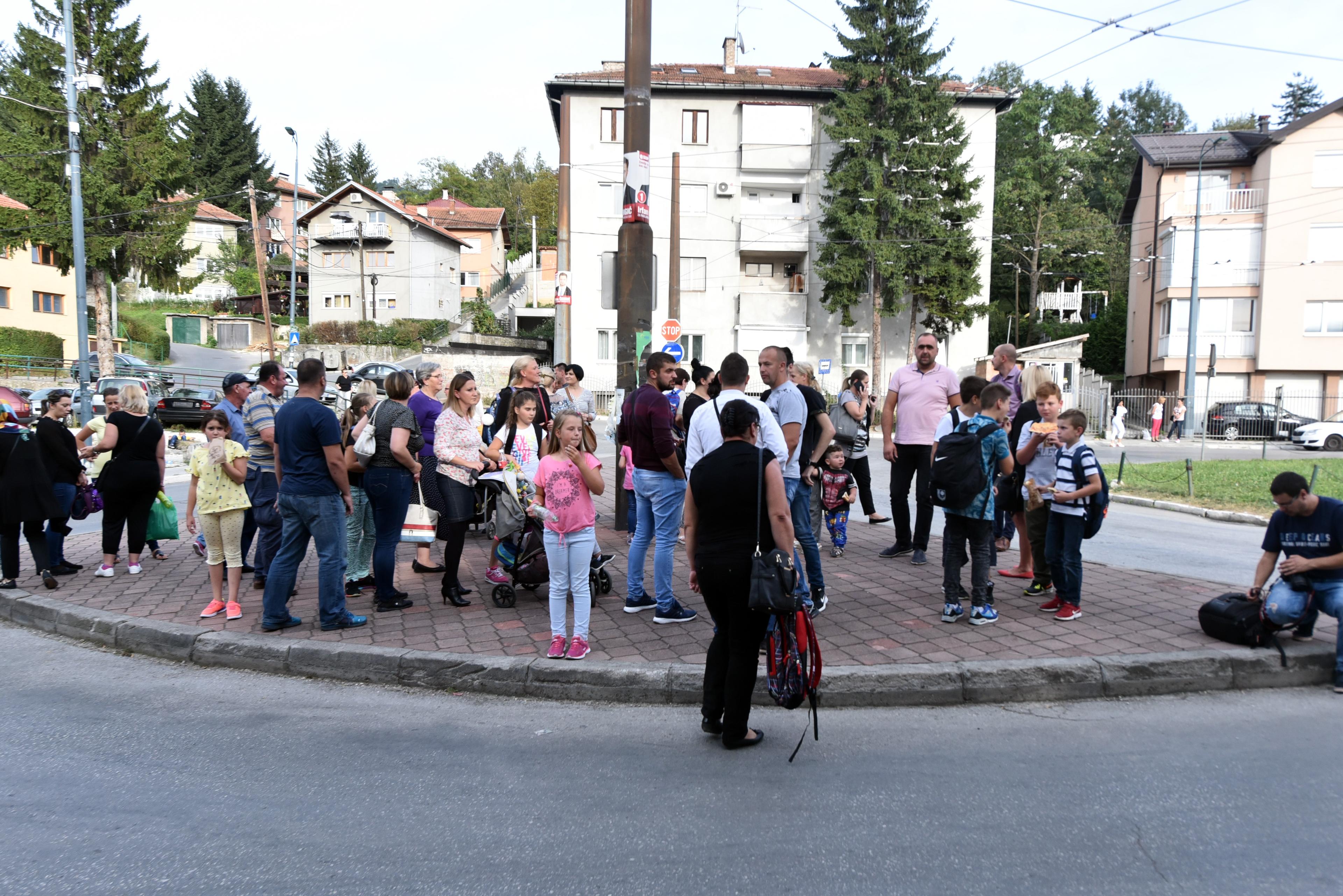 Održani mirni protesti na Jezeru - Avaz